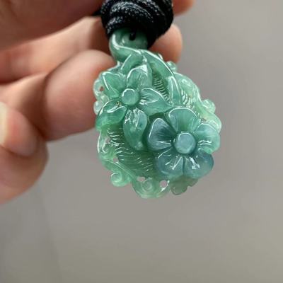 缅甸翡翠吊坠A货绿色小花挂件