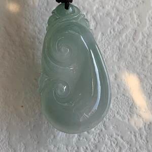 缅甸翡翠吊坠如意晴底绿色如意