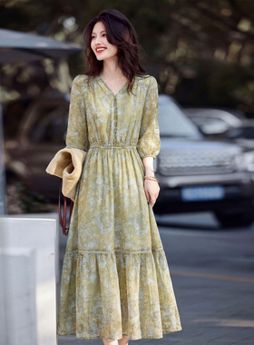 2026年春季新款腰果花V领连衣裙SXL26027