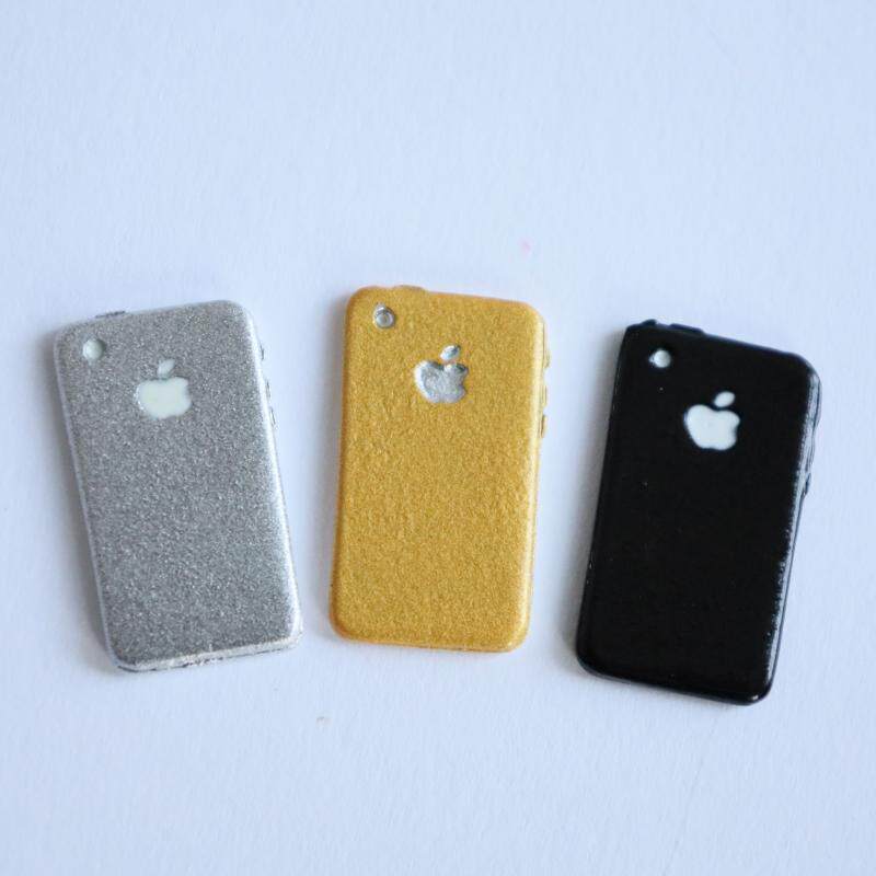 Tiny iPhone Prop for Dollhouse Stories & Blythe Scenes - Product image 4