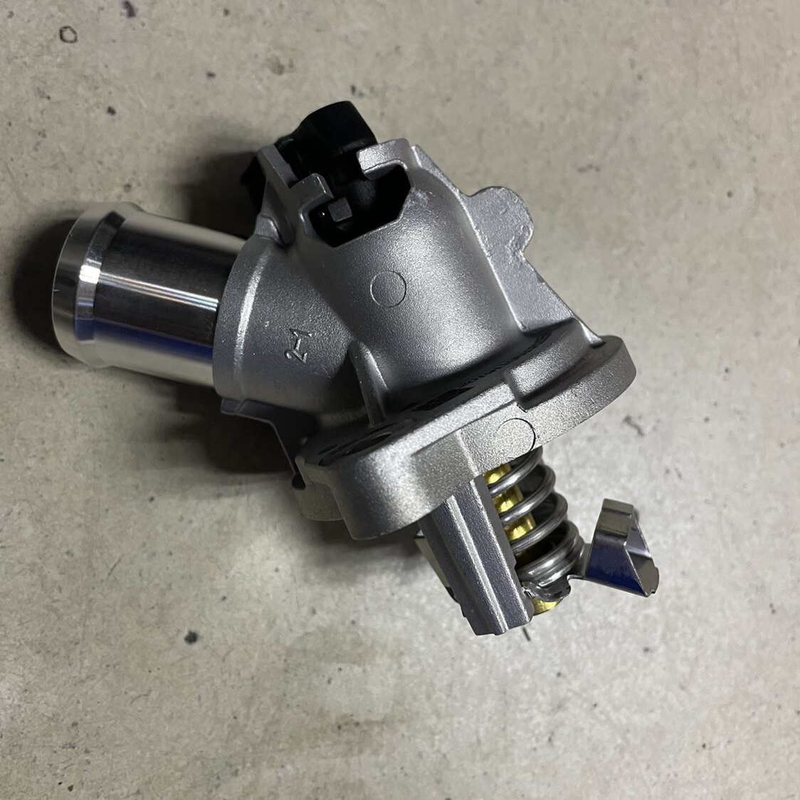 适配荣威ei6 i5 i6 erx5 rx5 e950名爵zs mg6 mg5锐腾电子节温器