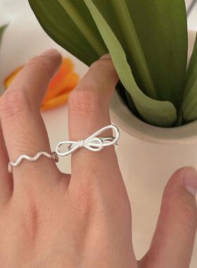 持恒韩国韩版蝴蝶结戒指S925纯银小众轻奢时尚百搭冷淡风波浪指环