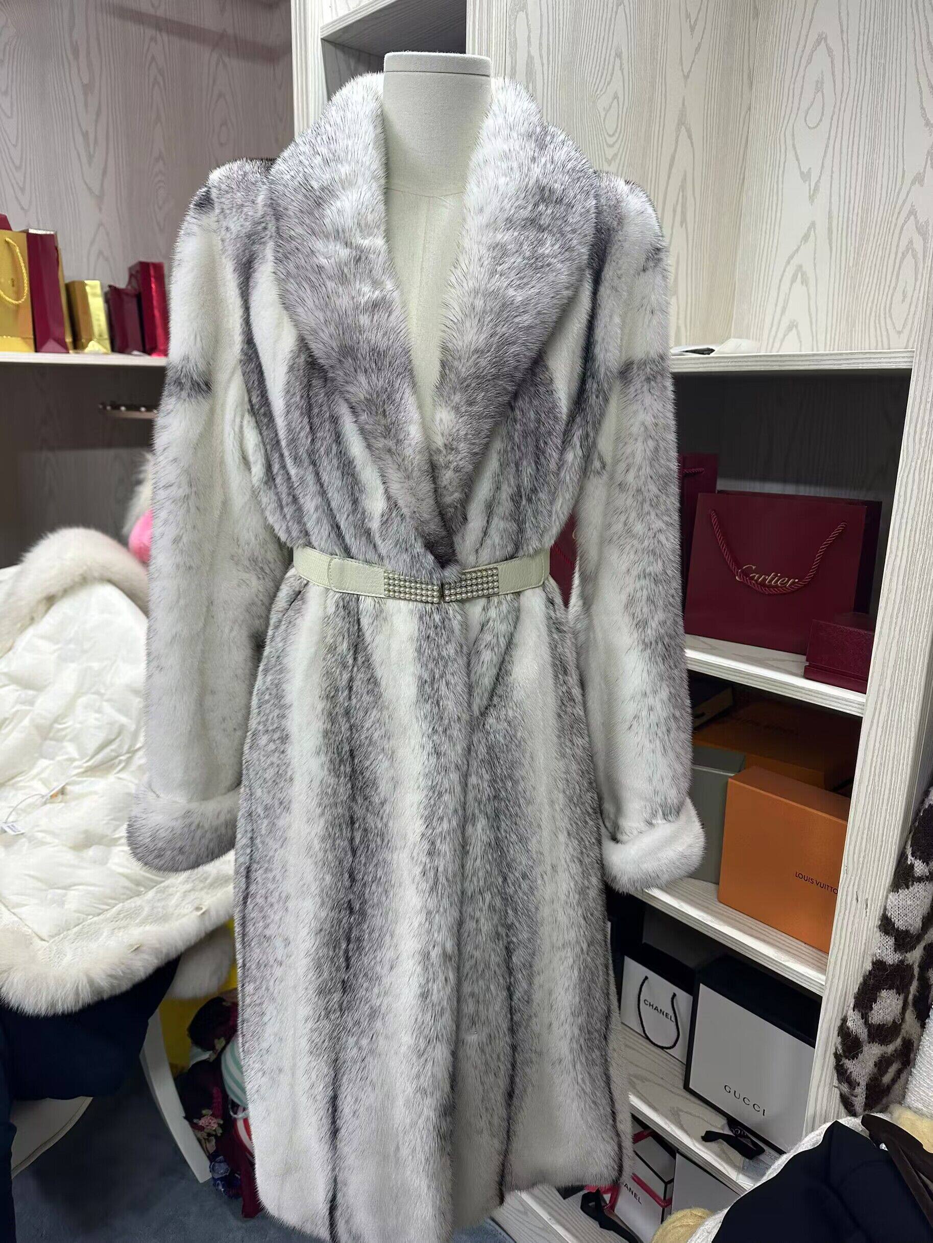 丹麦进口天鹅绒紫标超厚保暖皮草大衣外套女十字貂青果领挽袖长款