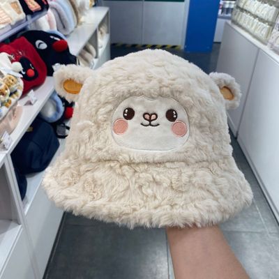 小羊阿陀奶白色渔夫帽