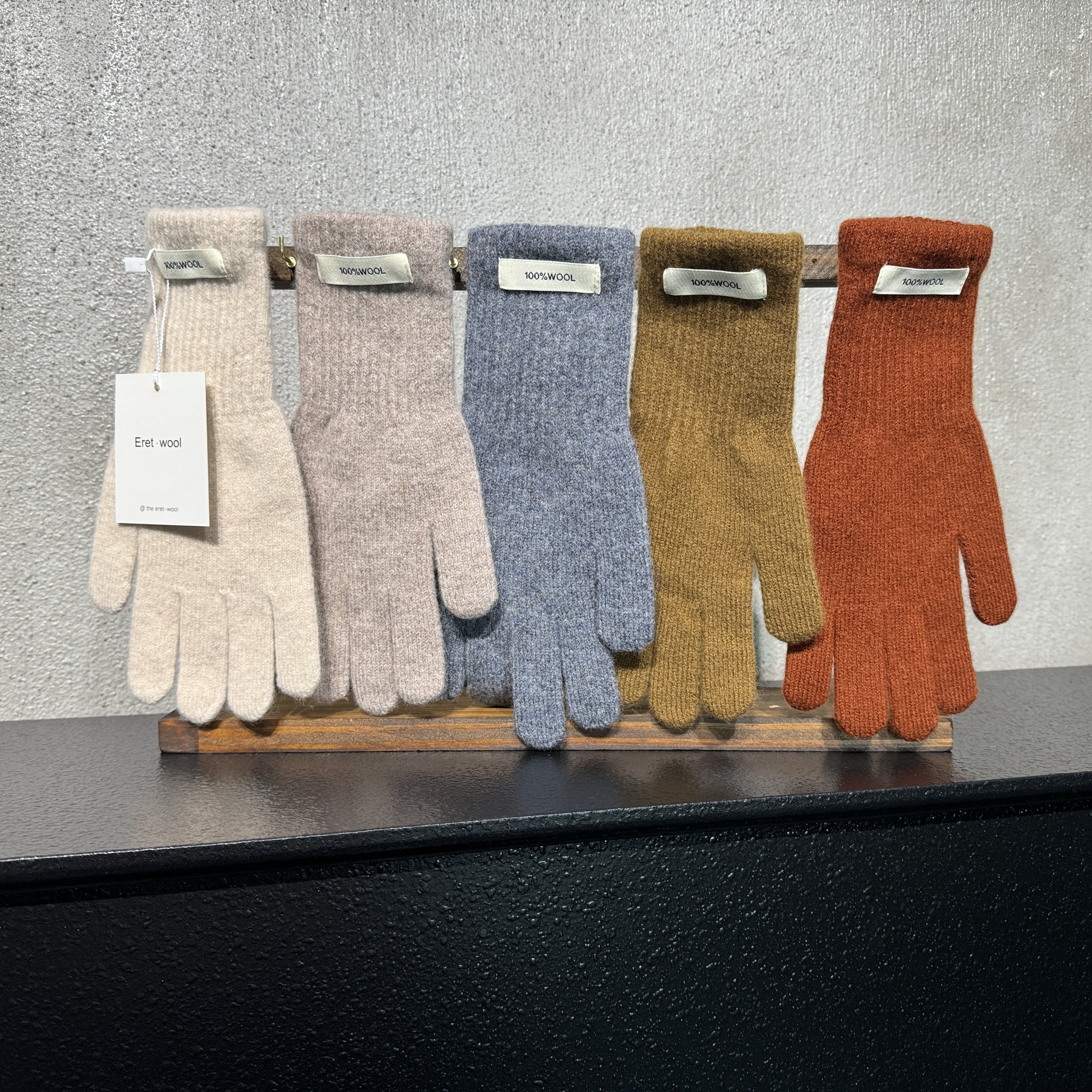 高端】出口 100%纯羊毛针织 柔软保暖女士手套 拇指开口可触屏