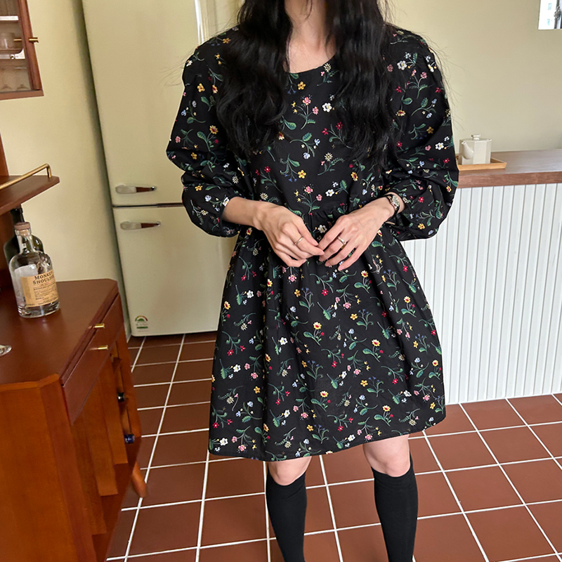 连衣裙女春装新款2025年韩国娃娃裙灯笼袖长袖中长款可爱碎花裙子