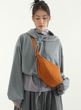 韩国代购21F/W half moon padding bag 半月挎包