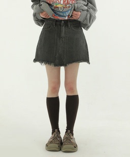 韩国代购23S/S dark grey denim mini skirt 深灰毛边牛仔短裙