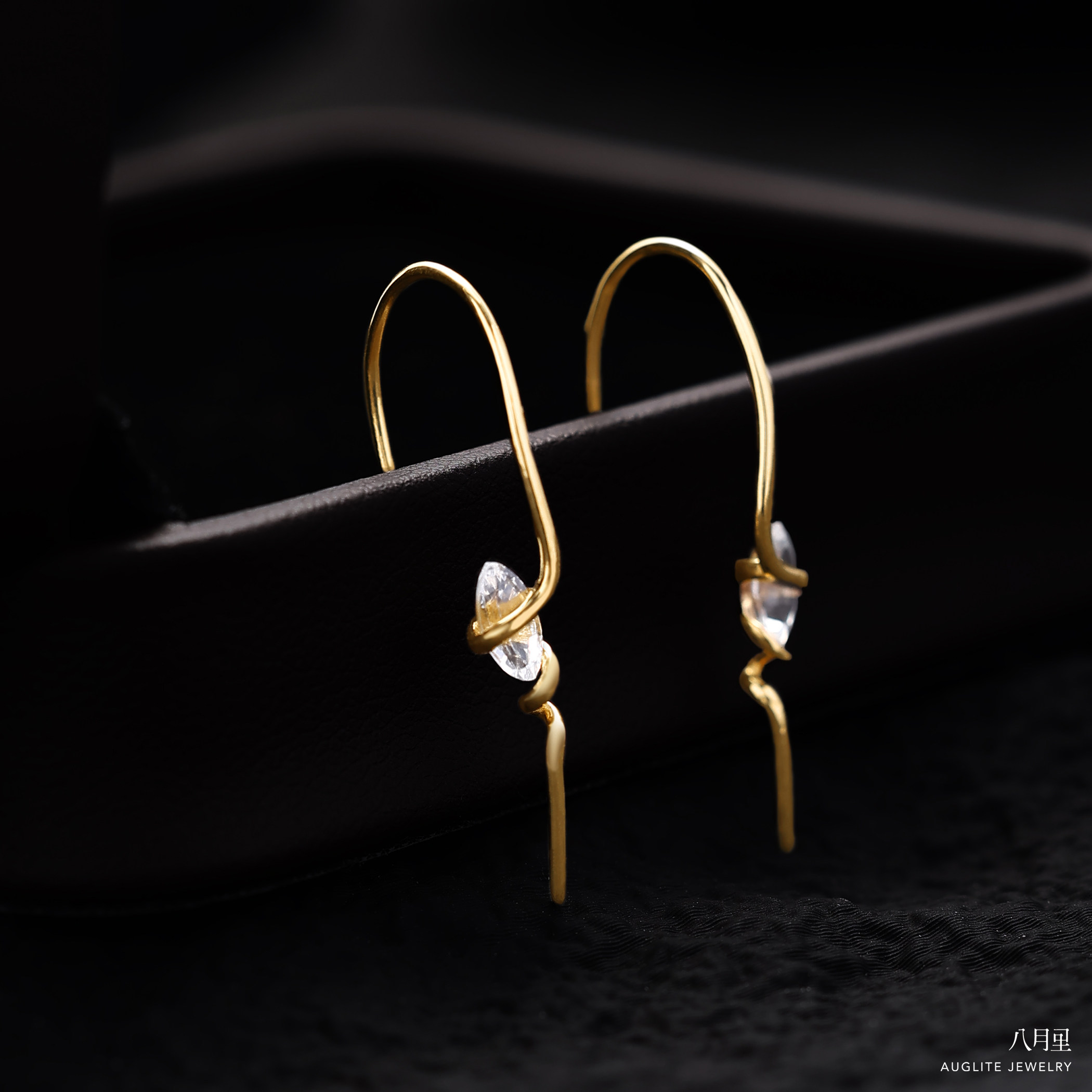 简约利落的彩宝18K金耳环耳钩