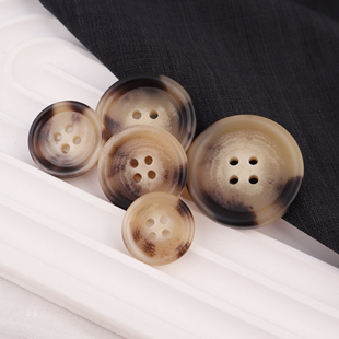 大衣纽扣扣子高档男士女士灰色大衣呢绒西服西裤风衣四眼树脂钮扣