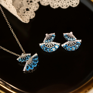 时尚镂空扇形微镶满钻耳钉2026新款爆款高级感气质超闪项链女套装