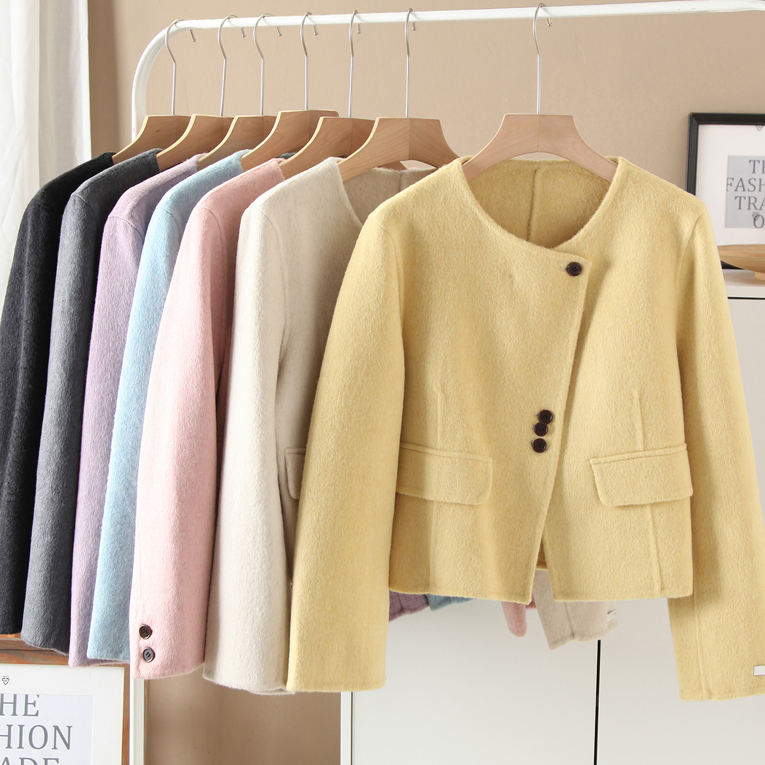 百搭显瘦气质羊毛呢外套短款大衣