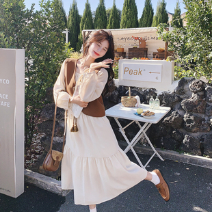 美拉德穿搭一整套马甲配连衣裙女春秋2026年高级感超火两件套裙装