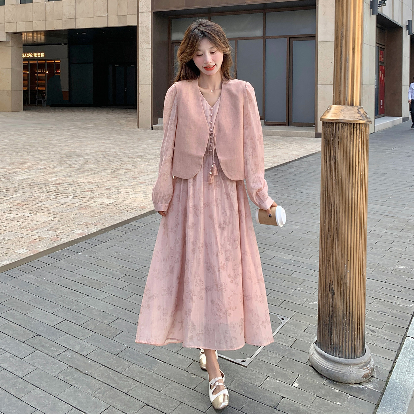 背心马甲连衣裙两件套2026春装新款小清新设计感法式碎花长裙套装