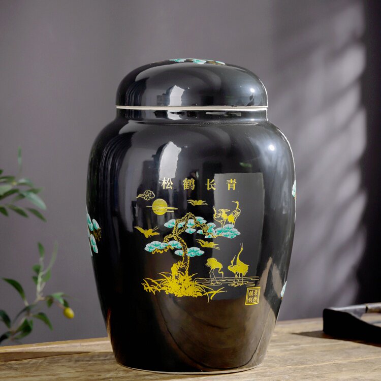 各种大小都有，装骨灰、骨头骨骼