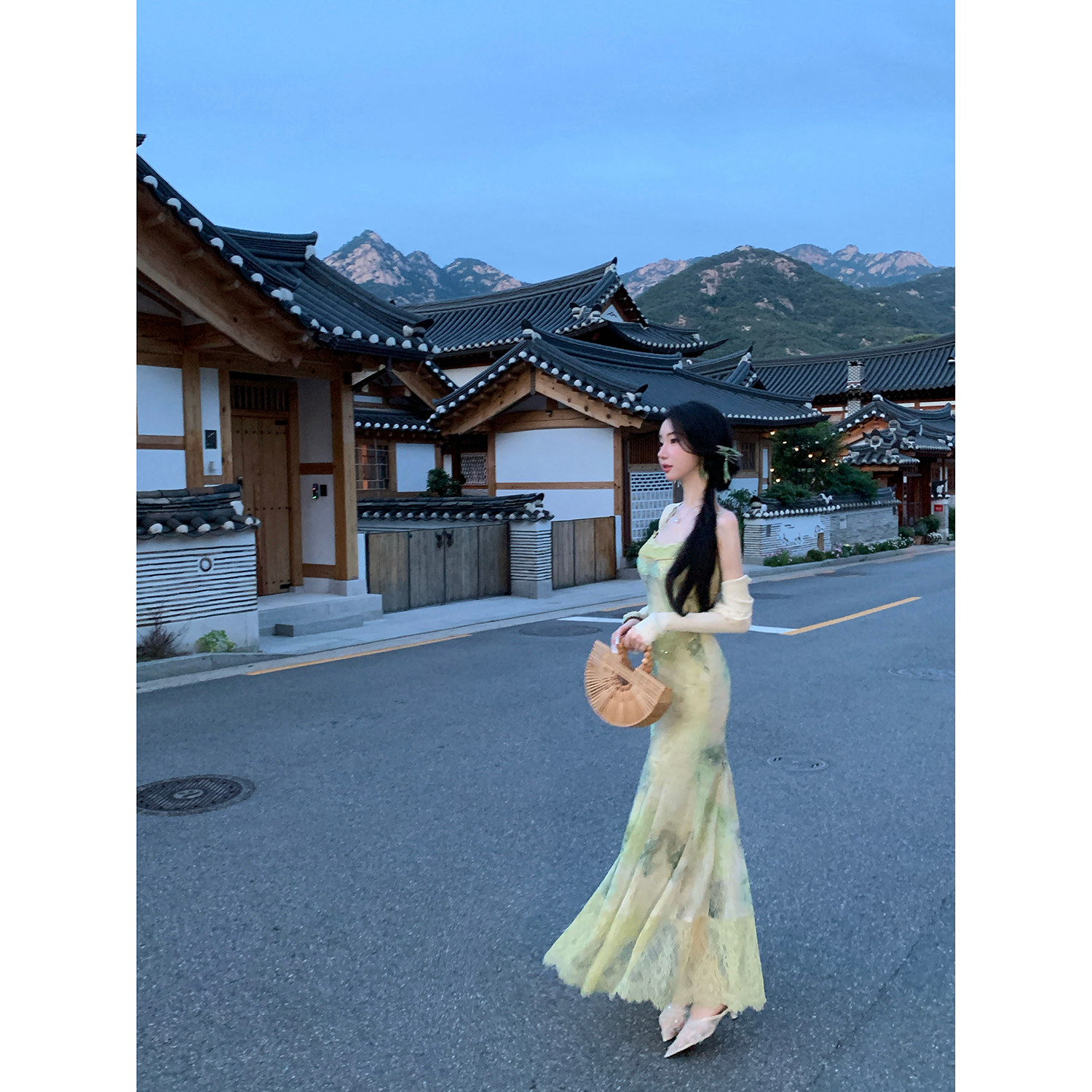 Sun雅乔【烟波动】夏季新中式鱼尾蕾丝烫钻绿色晕染吊带连衣长裙