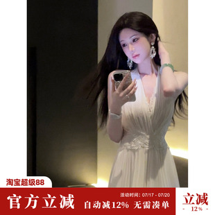 Sun雅乔【银色山泉】夏季轻奢桑蚕丝刺绣钉珠V领挂脖连衣裙