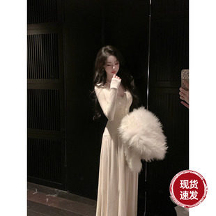 Sun雅乔【杏色晚风】韩系秋冬新款修身V领蕾丝拼接钉钻长袖连衣裙