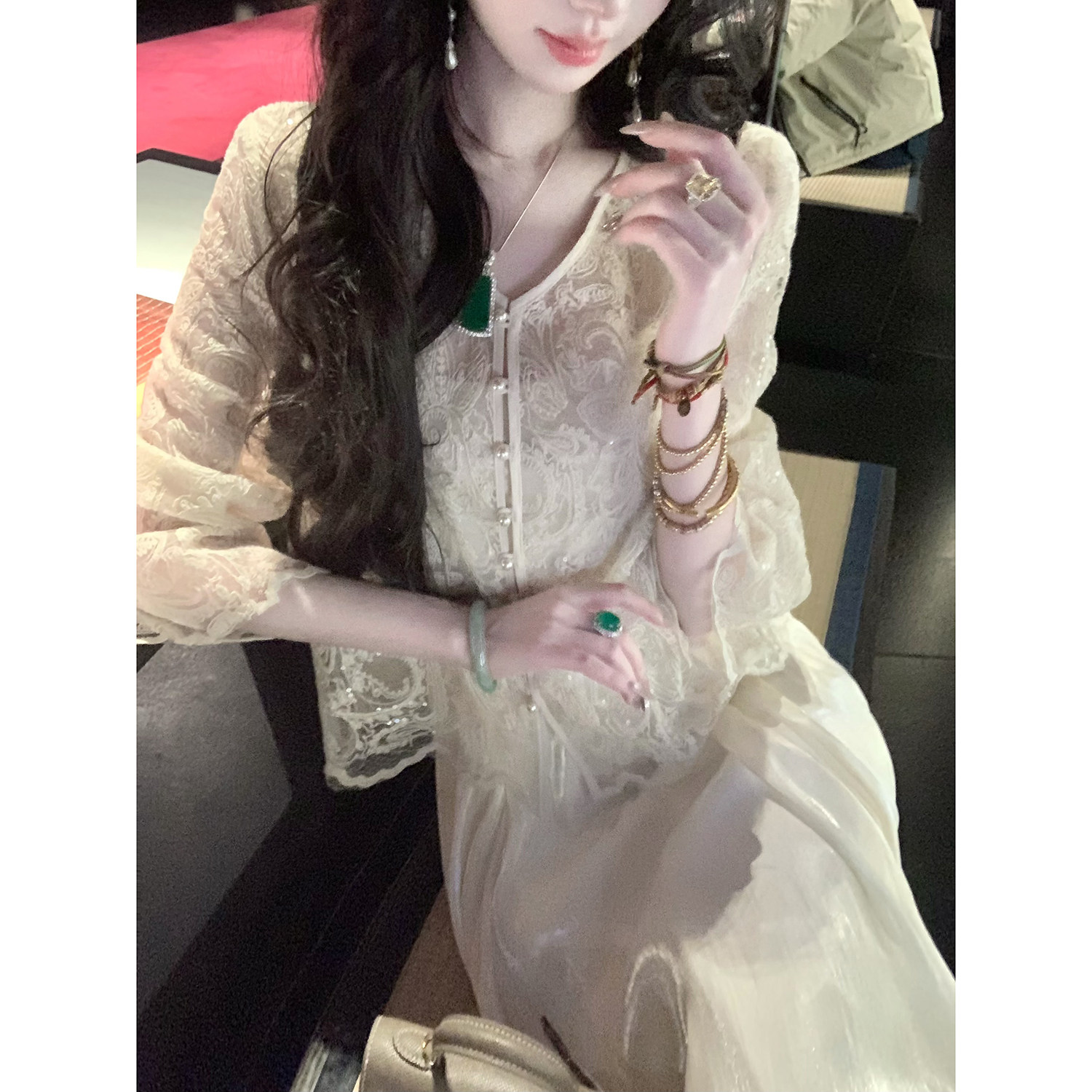 Sun雅乔【奢香夫人】秋装新款亮片刺绣腰果花纹网纱上衣薄外套女图片
