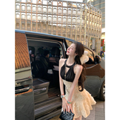 Sun雅乔 黑白设计感花朵挂脖连衣短裙 千金感法式 浪漫复兴 夏季