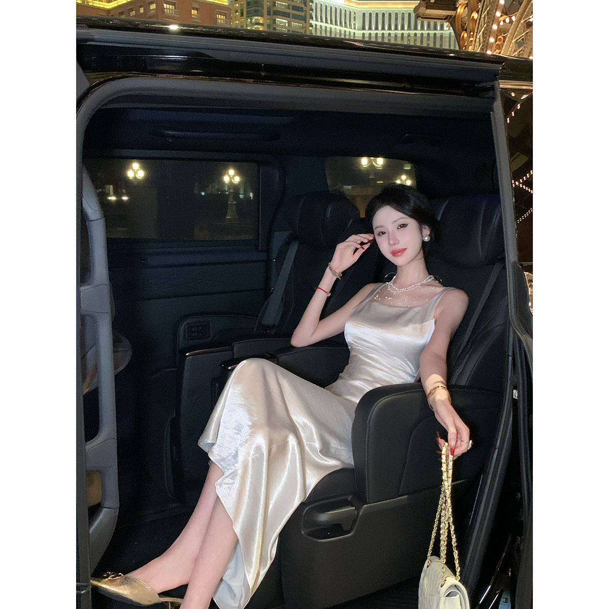 Sun雅乔【极光】白色光泽感缎面连衣裙高级感长裙
