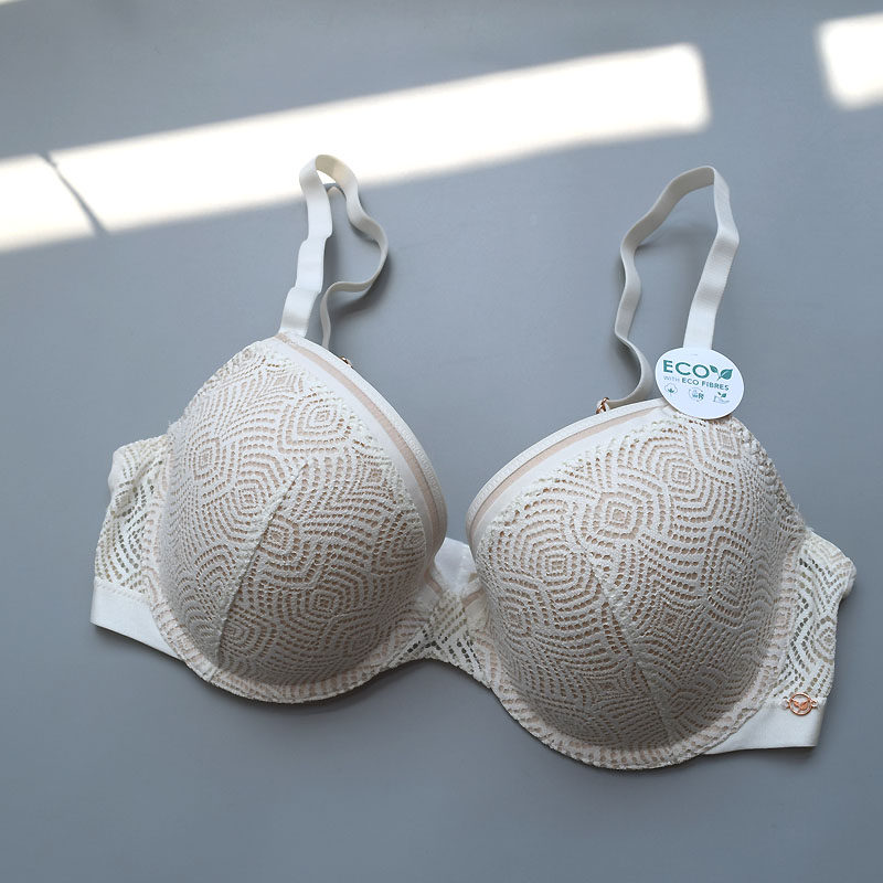 75d80de85de米白蕾丝镂空花纹透肤性感薄绵钢圈文胸