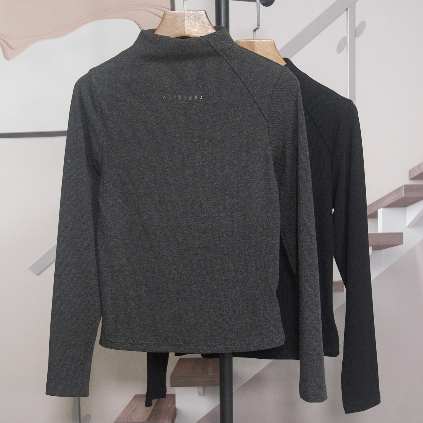 时尚修身半高领长袖T恤