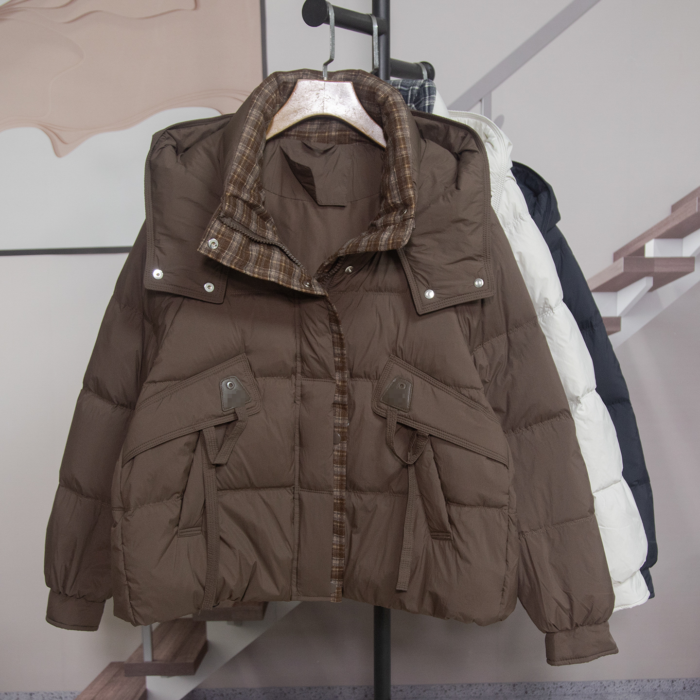 时尚洋气连帽鸭绒羽绒服