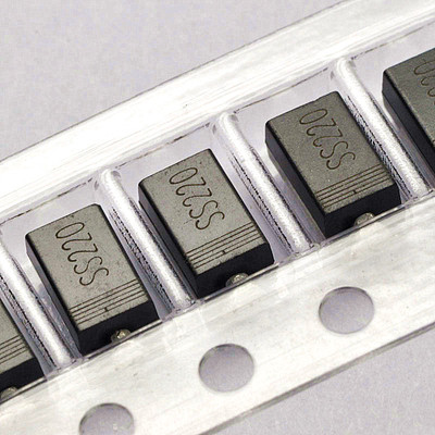 贴片SS220 SR2200 2A/200V 肖特基二极管 (20只)