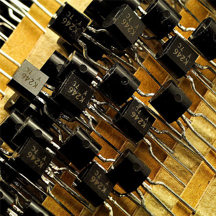 P沟道场效应管 2SK246 MOS管 TO-92