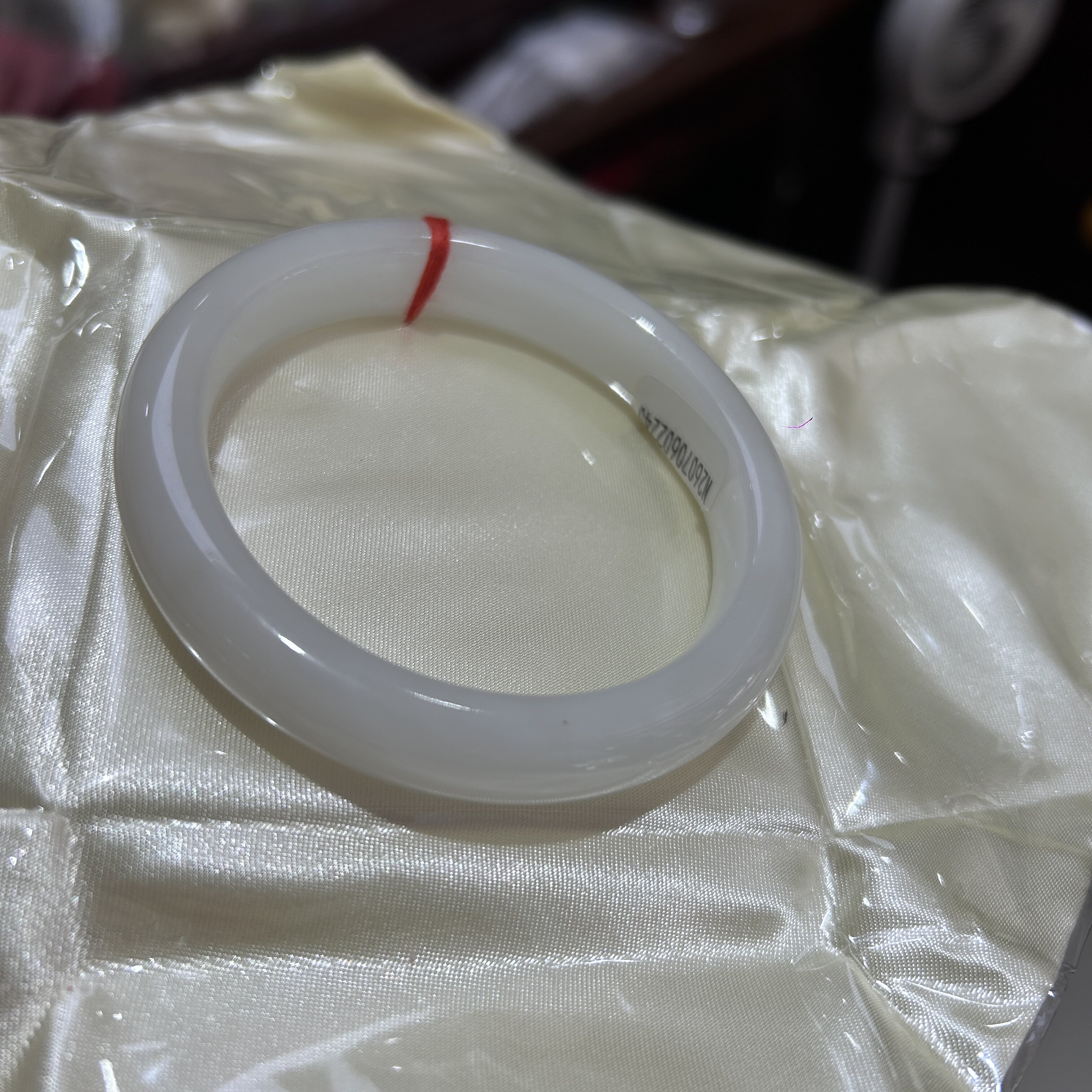 和田玉手镯新品60圈口权威证书