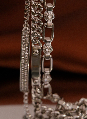 一所欧美叠戴镶嵌水晶手链