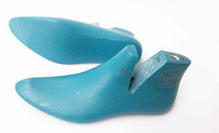 男款高帮塑胶小尖头时装鞋楦头，欧美风格男鞋模专业生产供应001