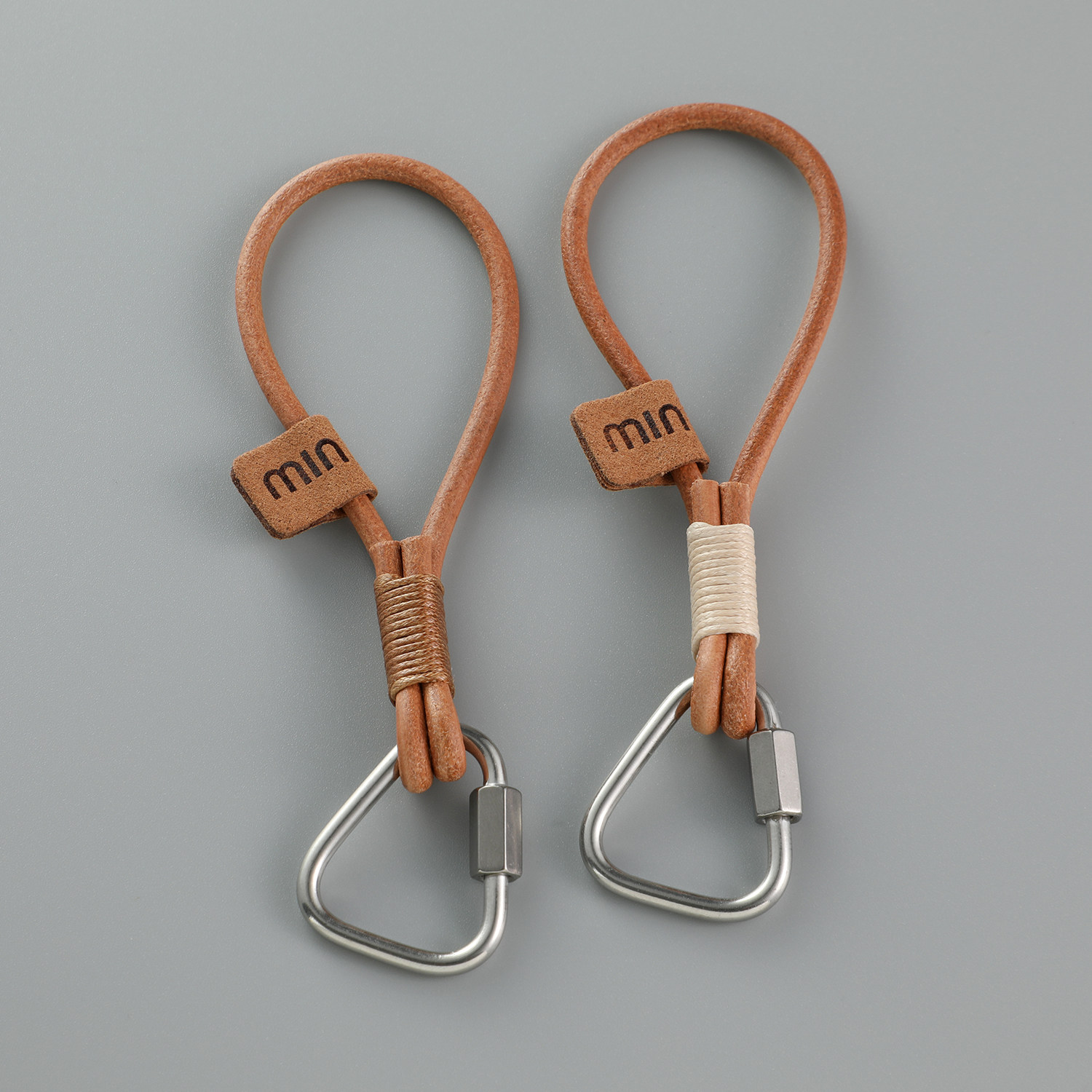 手工编织牛皮绳简约三角钥匙扣圈环手机挂绳防丢包包水杯挂件男女