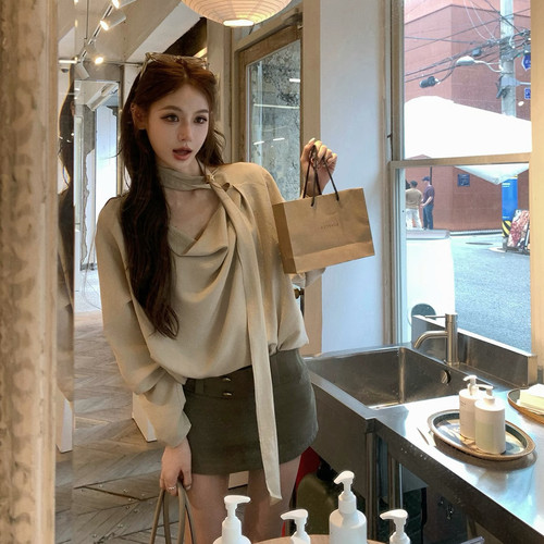 秋上新弥光频率卡其色休闲荡领飘带小衫小衫