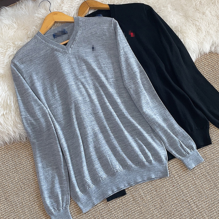 薄毛衣针织衫羊毛刺绣小马标V领