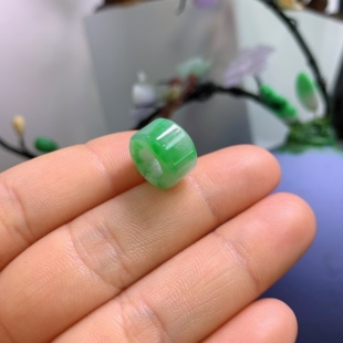 缅甸天然翡翠A货冰润飘阳绿路路通A897