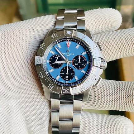 百年灵Breitling 复仇者B01计时瑞士天文台自动机械男表 AB014710