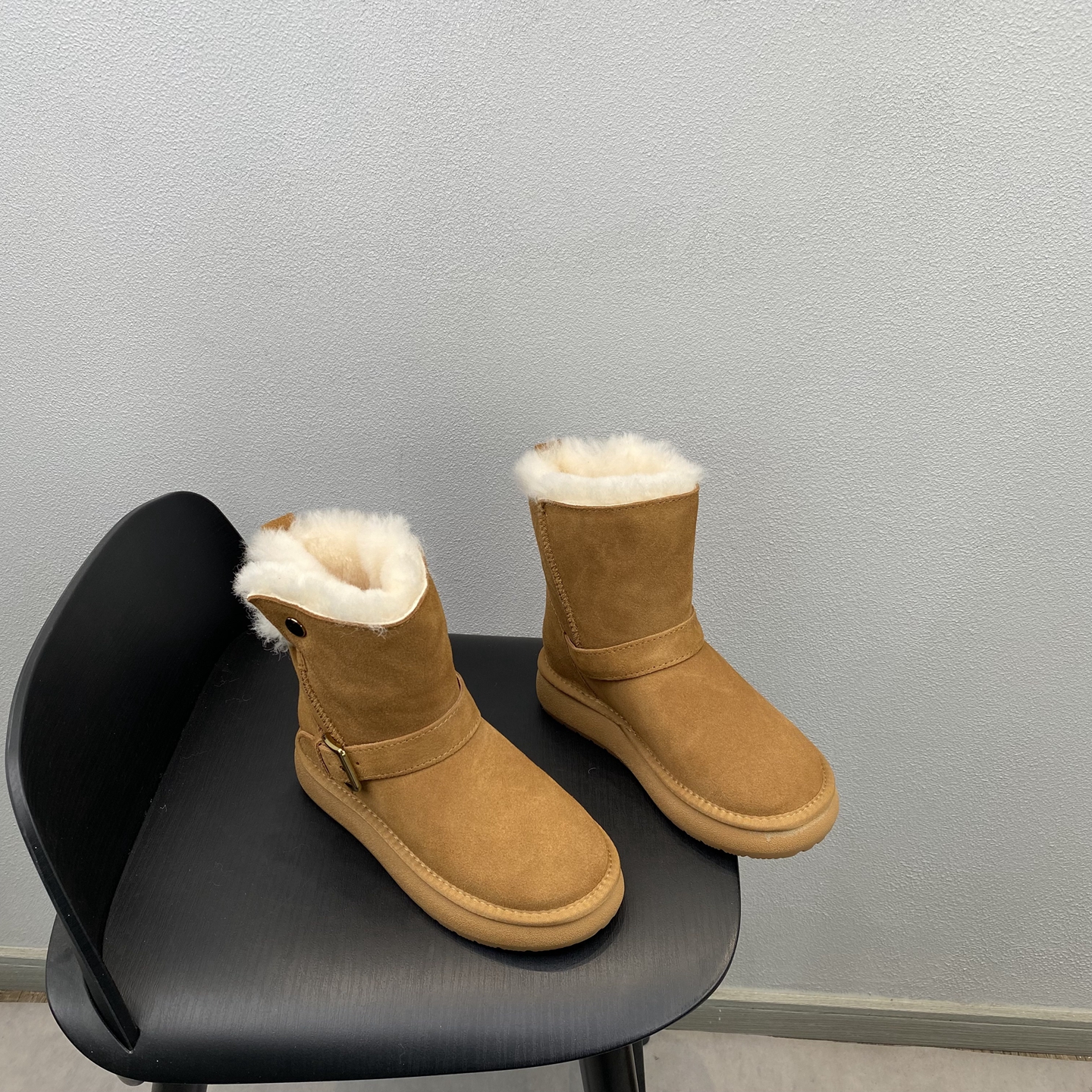 厚底百搭真皮保暖羊毛搭扣雪地靴