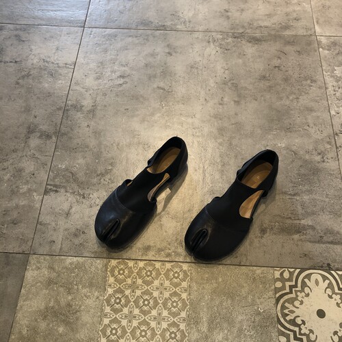 分趾皮质平底复古玛丽珍女鞋真皮