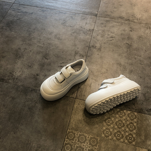 2026年新款真皮魔术贴厚底大头鞋女休闲百搭时尚小白鞋丑萌面包鞋