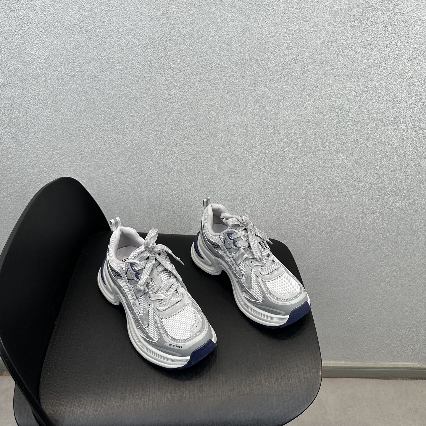 舒适百搭厚底松糕轻便系带休闲鞋