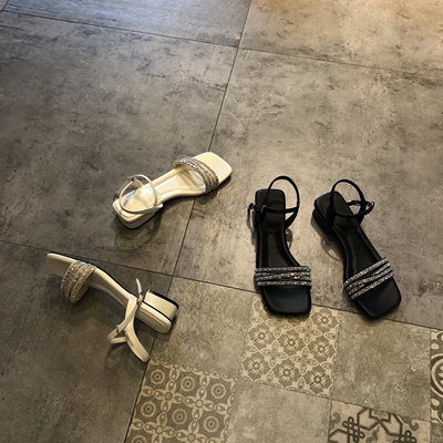 时尚百搭水钻一字搭扣中跟凉鞋