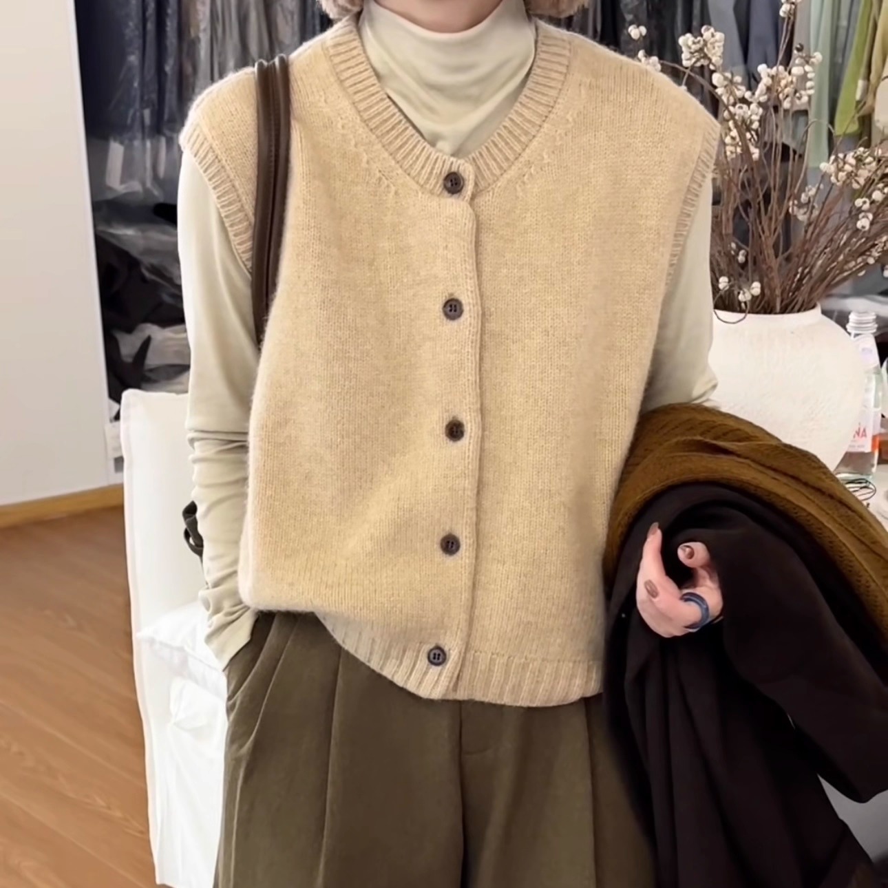 FETAMNTES羊毛绒单排扣毛衣坎肩