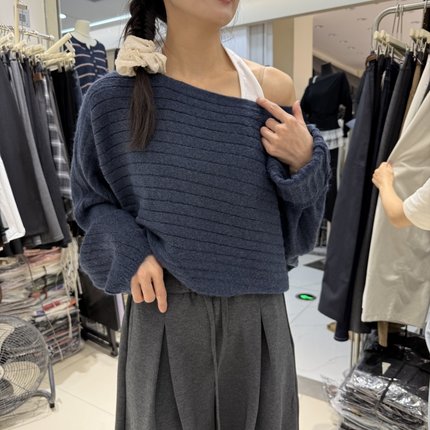 韩系ins风毛衣两件套女宽松一字斜肩长袖针织衫+挂脖棉背心99625