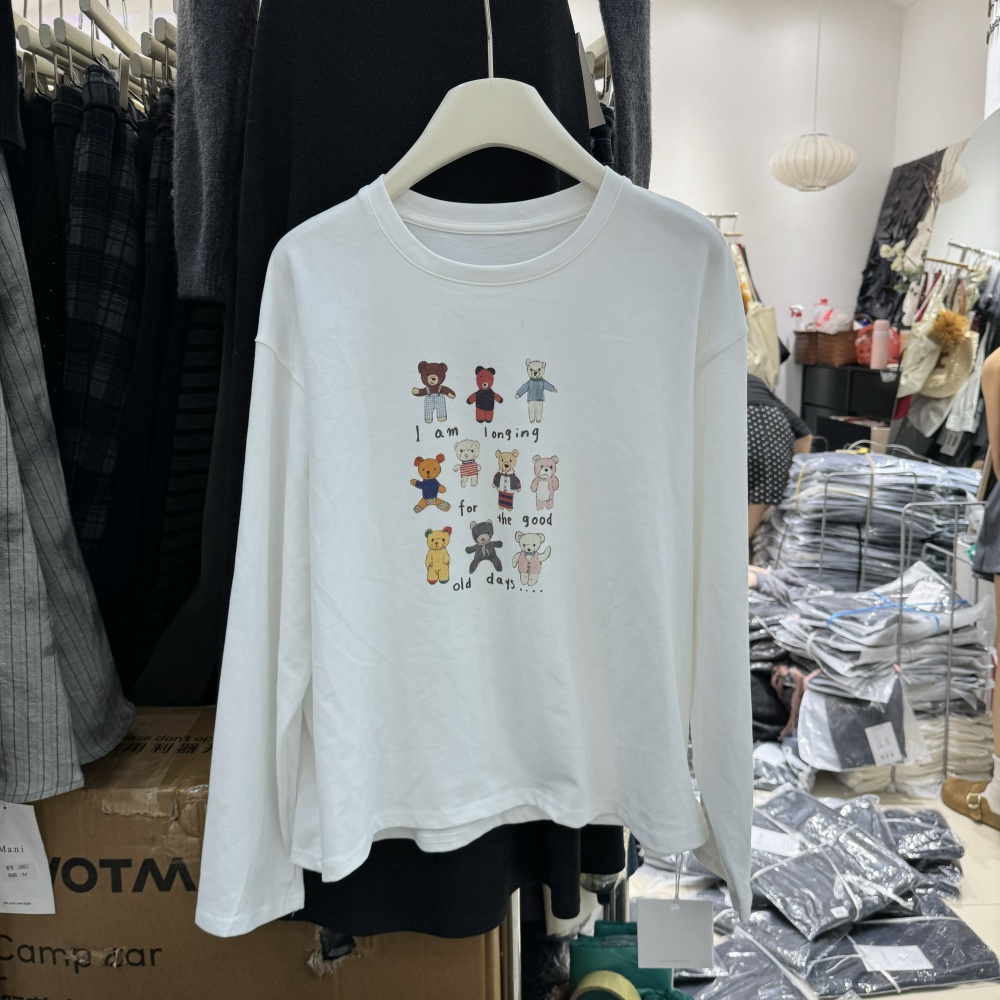 毛衣伙伴超柔软磨毛白色长袖打底T恤女宽松百搭好多小熊印花上衣