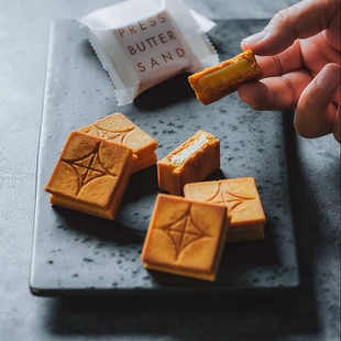 日本进口ins网红零食PRESS BUTTER SAND焦糖夹心奶油饼干礼品盒