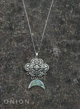 Hi Onion月亮的女儿小众设计彝族做旧夸张毛衣链银锁骨链个性项链