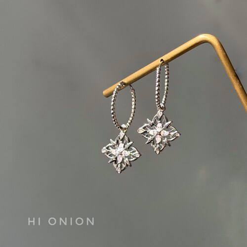Hi Onion小众设计四叶草锆石耳环女轻奢高级感气质S925银耳扣