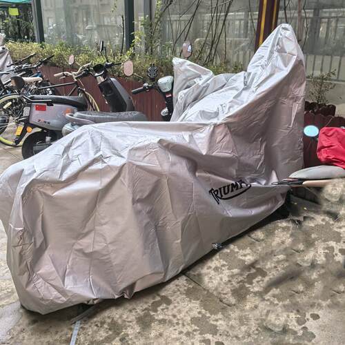 凯旋攀爬900T100速度摩托车衣罩